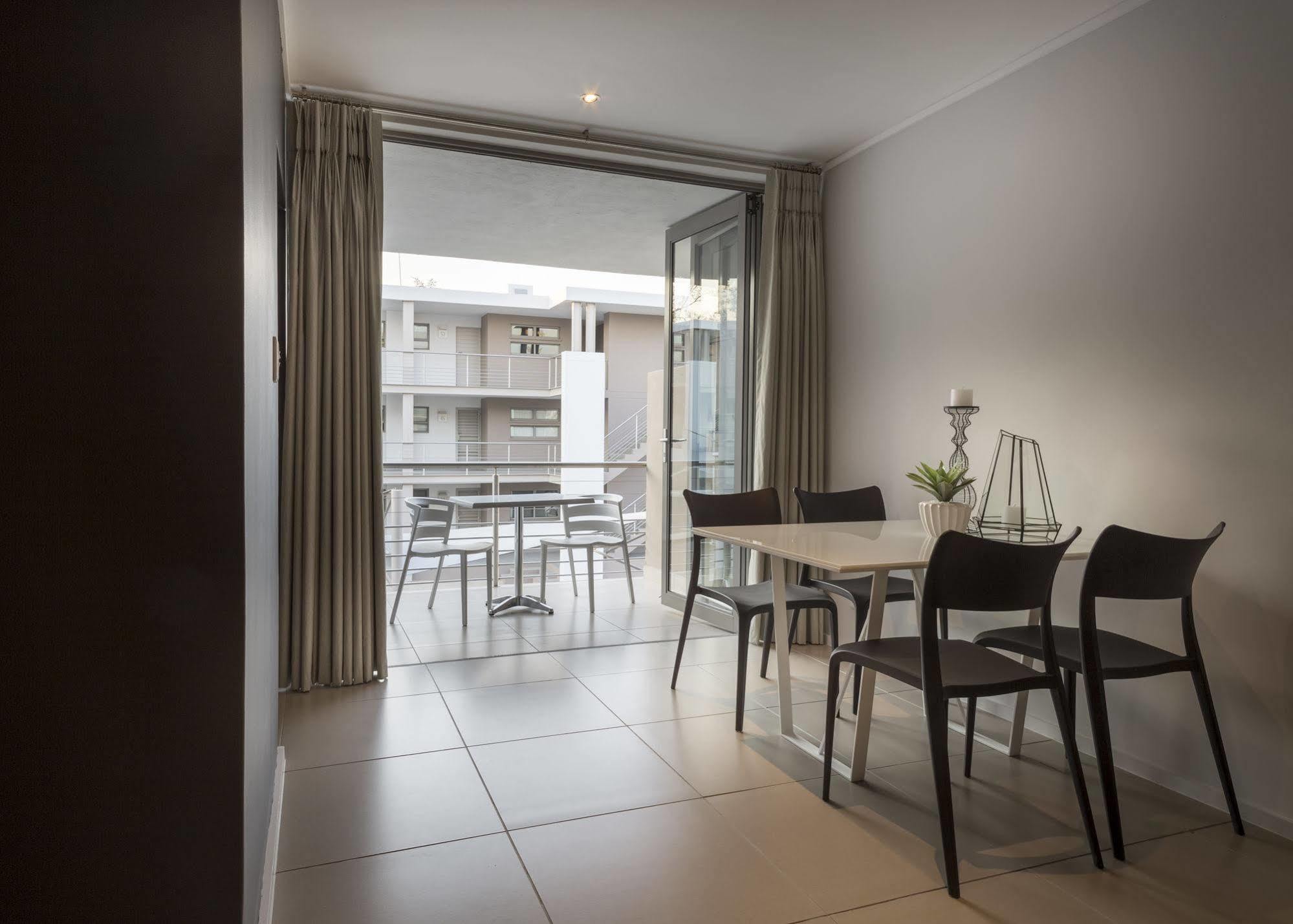 C.A.G - Upper East Side Apartment Sandton Exterior photo