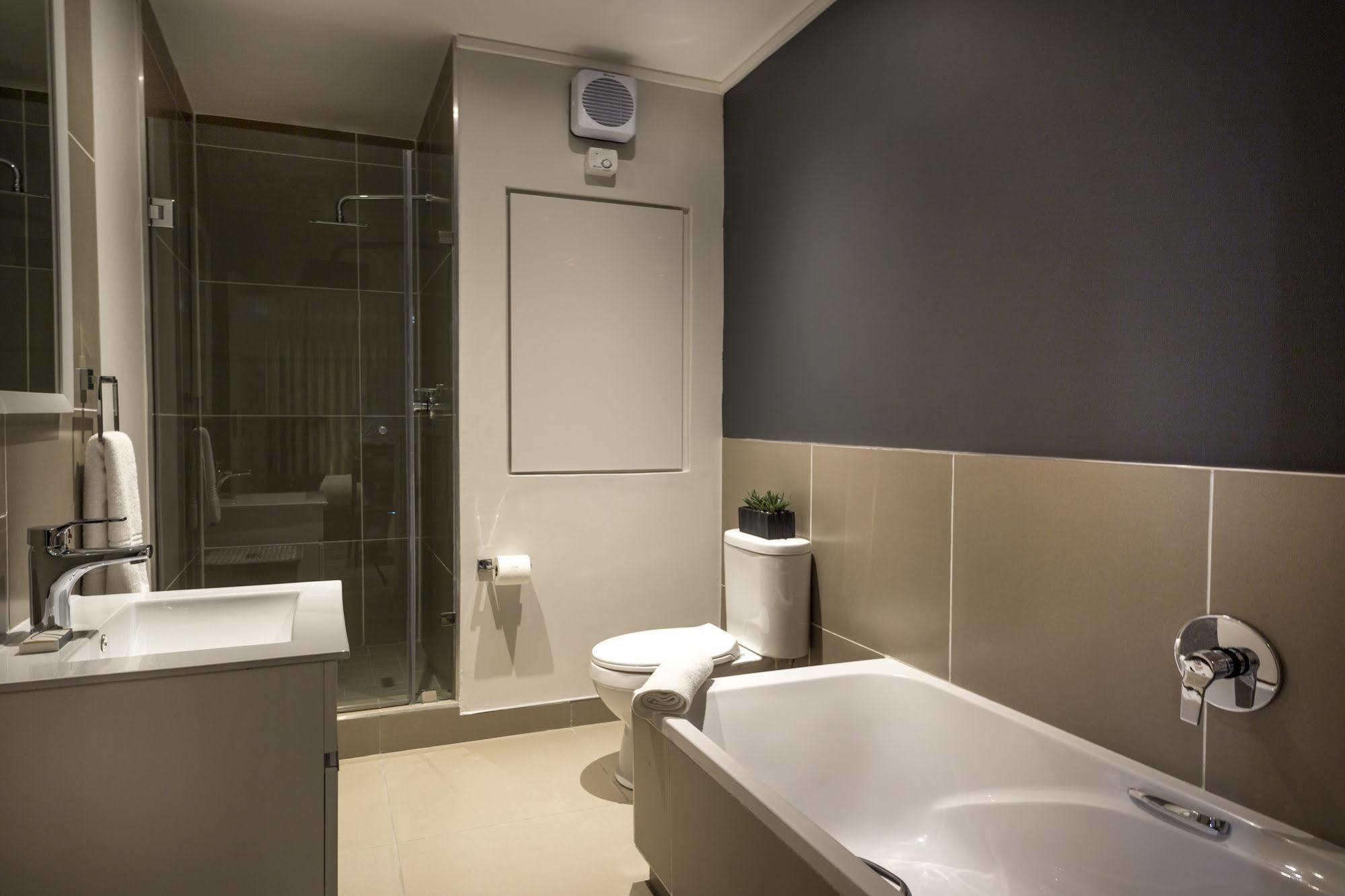 C.A.G - Upper East Side Apartment Sandton Exterior photo